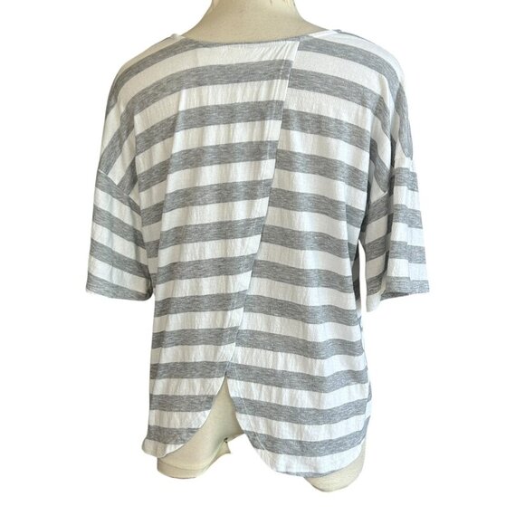 Stem Gray Striped Split Back Casual Top T sirt Size Small - Picture 1 of 8